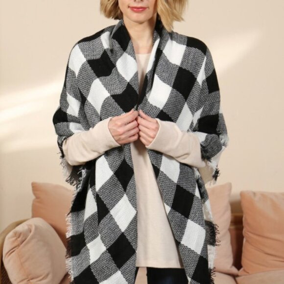 Checker Print Black and White Blanket Scarf - Picture 3 of 11